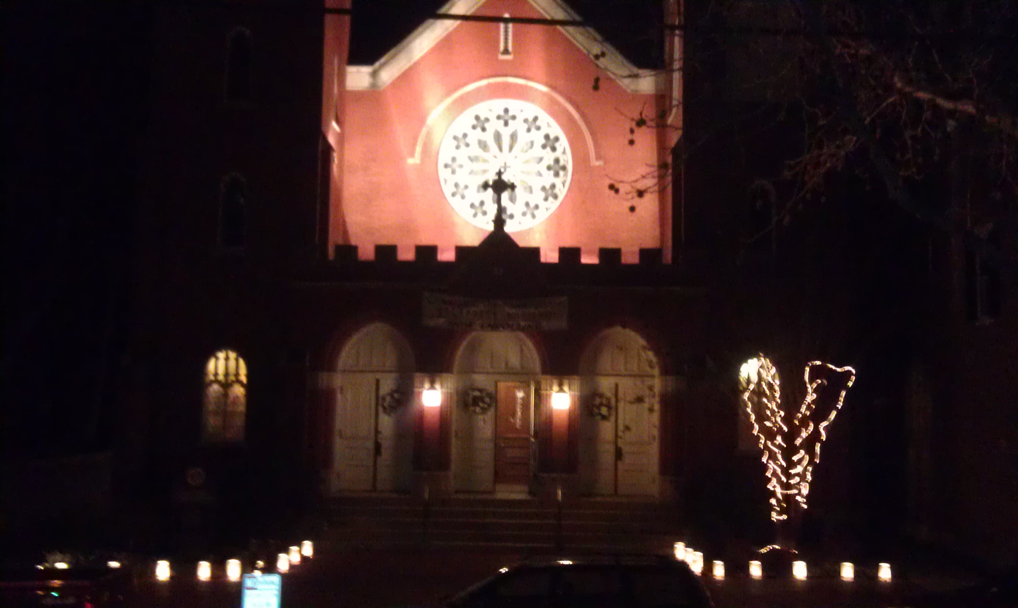 2013_12_26 front entrance for church tours